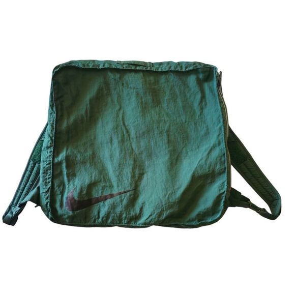 Nike Tech Windbreaker Backpack Kids Large - Picture 11 of 11